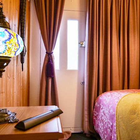 La Estrella Apartment Beckenham Ngoại thất bức ảnh