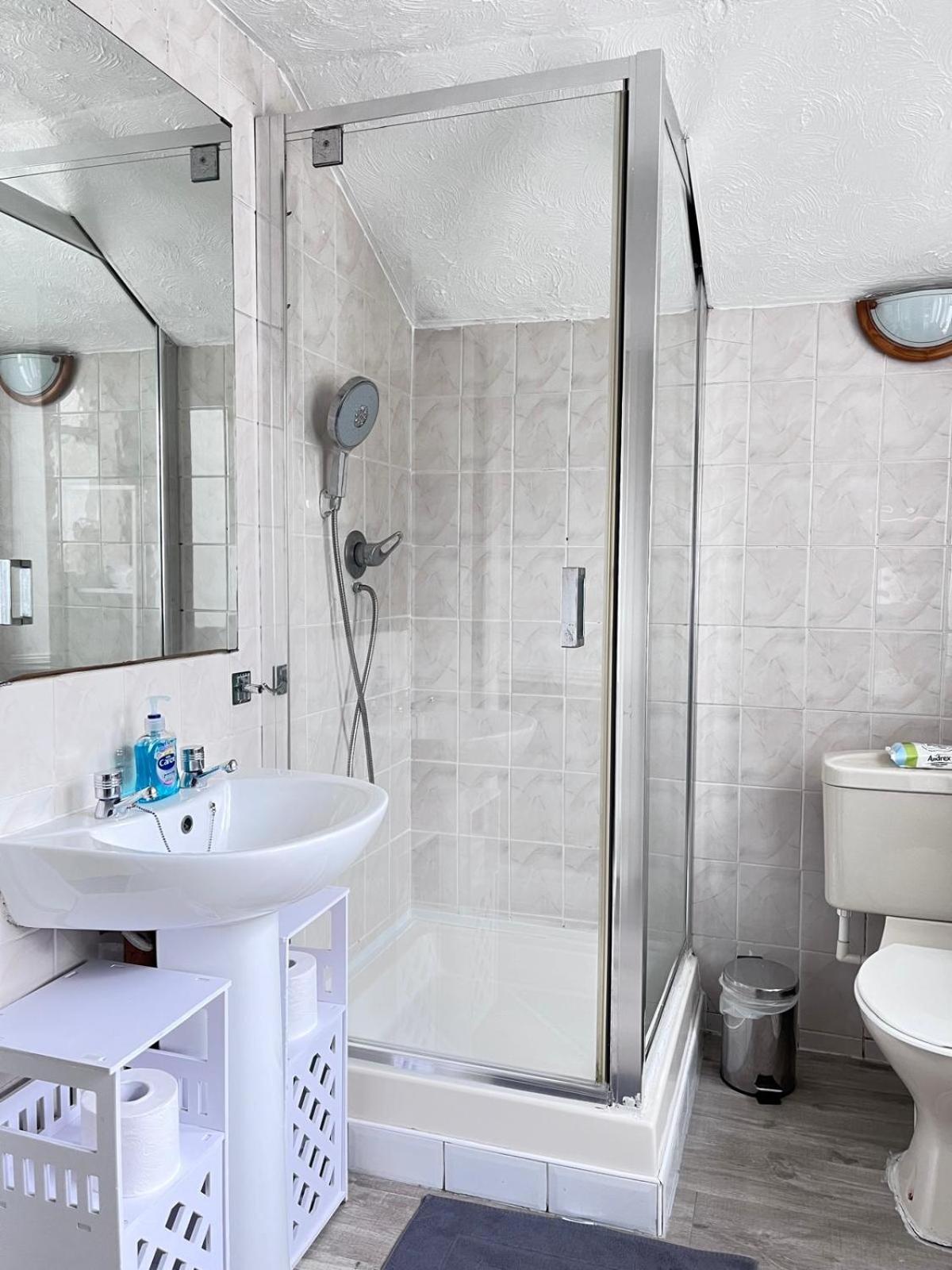 La Estrella Apartment Beckenham Ngoại thất bức ảnh
