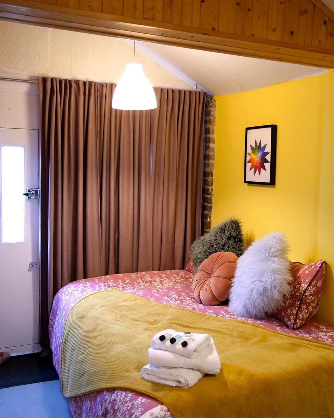 La Estrella Apartment Beckenham Ngoại thất bức ảnh